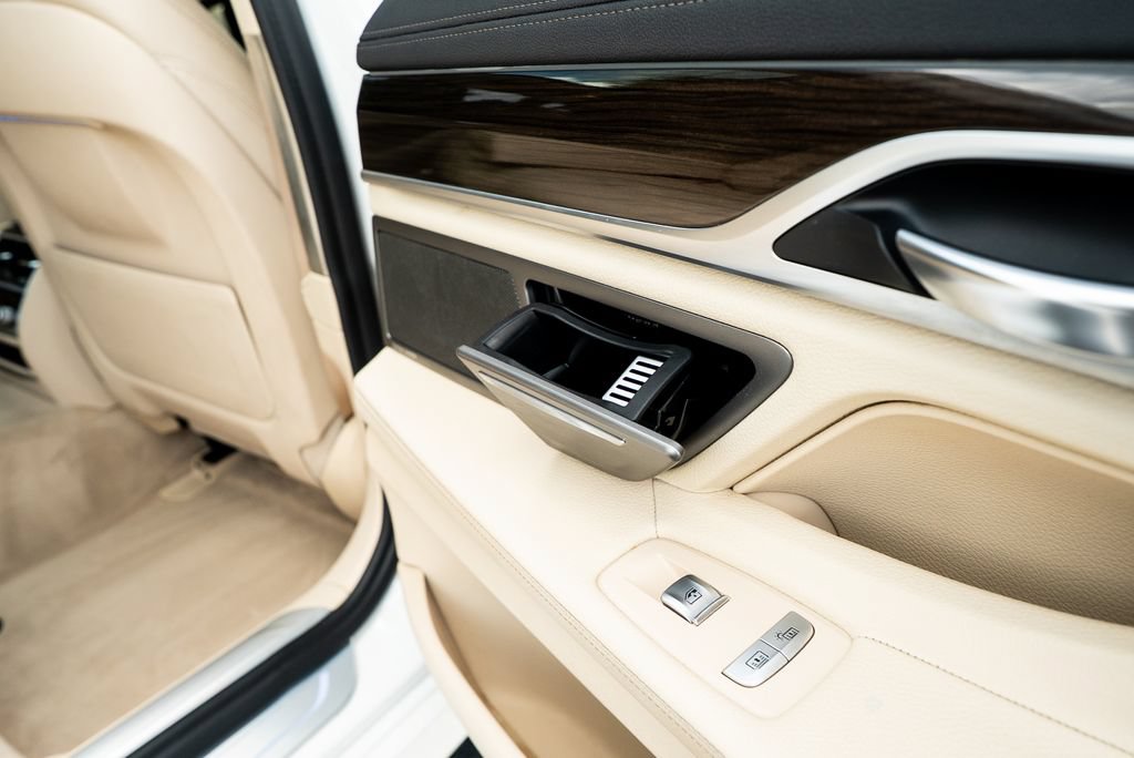Used 2018 BMW 740i RWD image 44