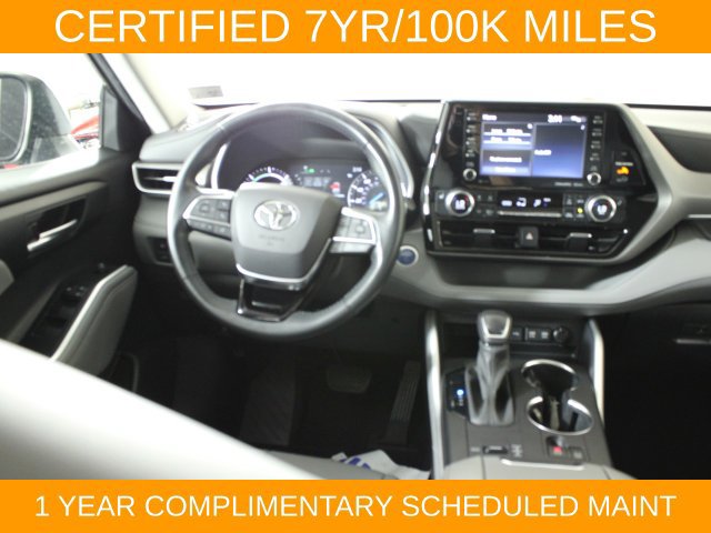 Used 2021 Toyota Highlander XLE AWD/4WD image 20