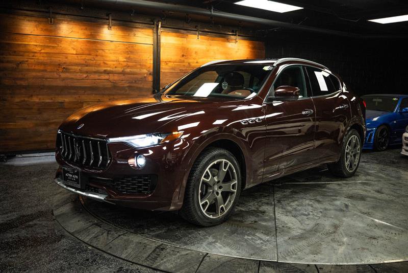 Used 2017 Maserati Levante w/ Luxury Package AWD/4WD image 2