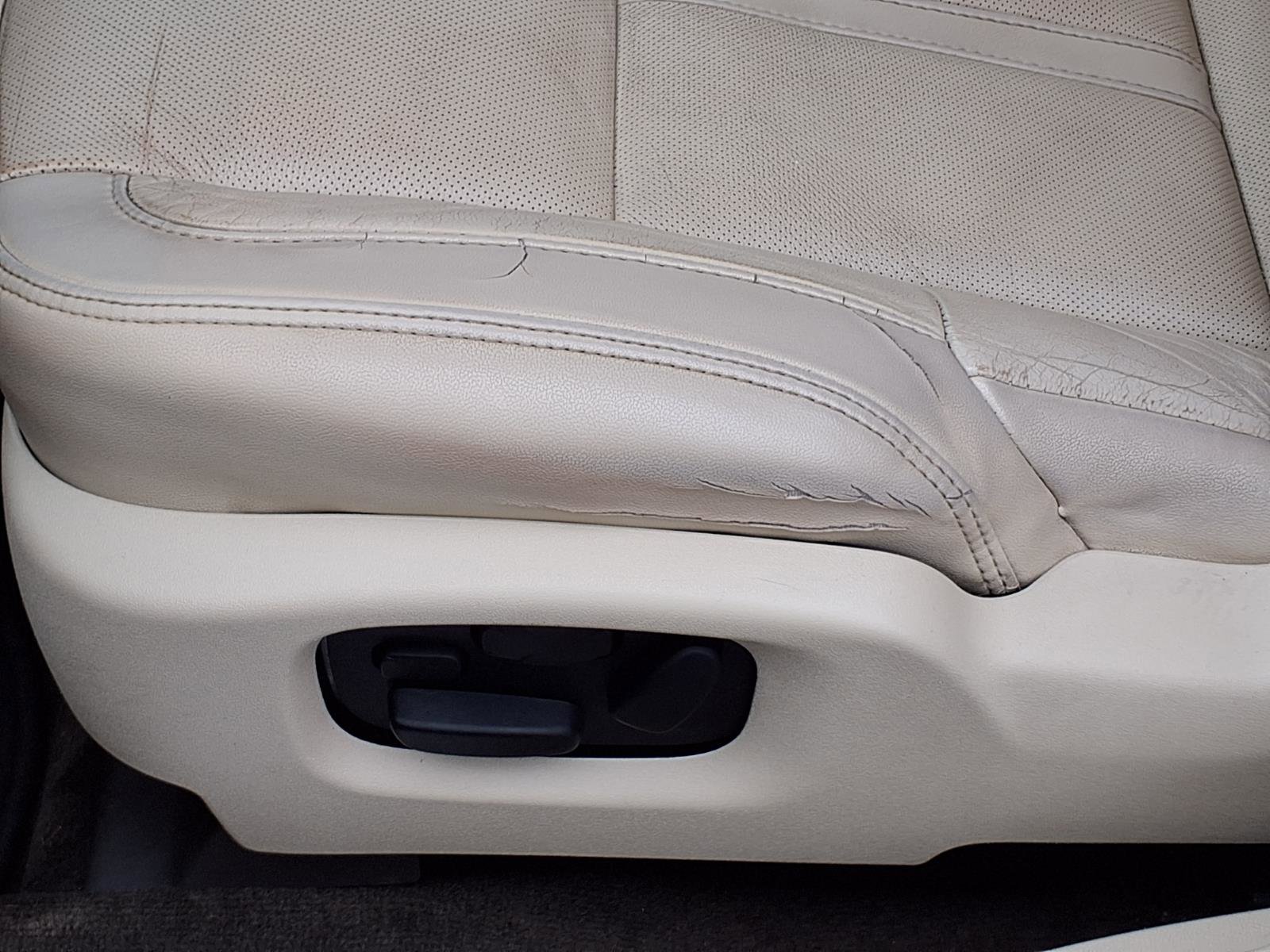 Used 2015 Lincoln MKS AWD w/ Equipment Group 101A image 4