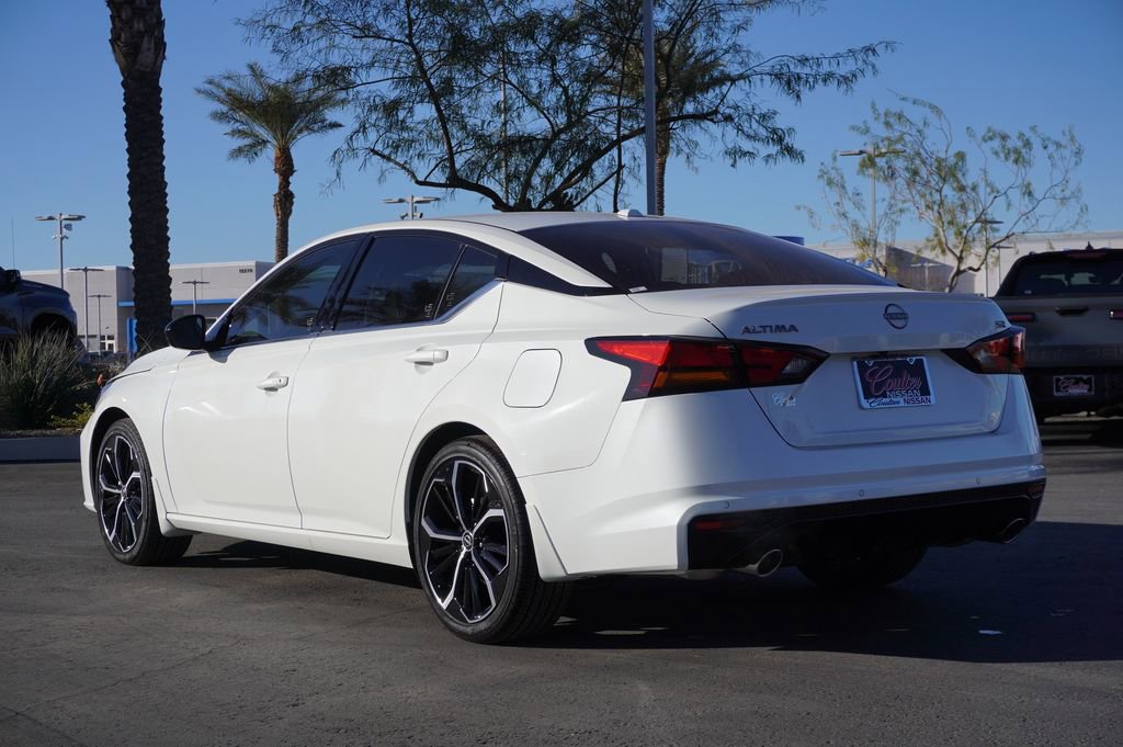 Certified 2025 Nissan Altima 2.5 SR image 3