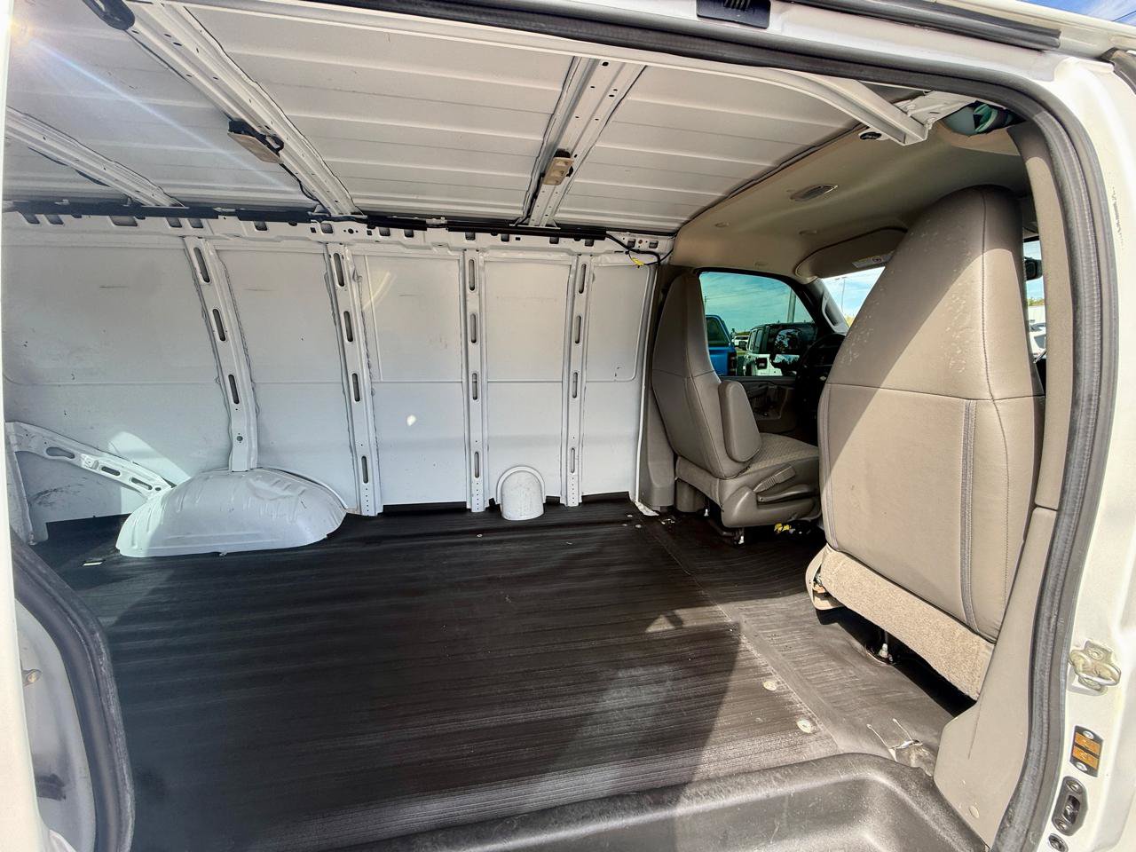 Used 2023 Chevrolet Express 2500 w/ Driver Convenience Package RWD image 15