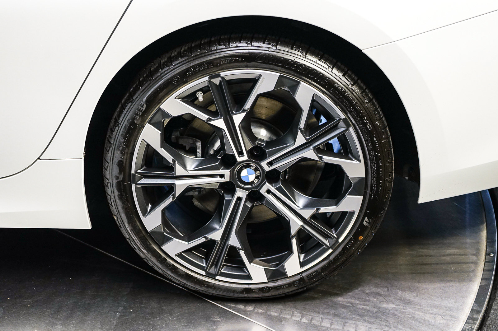 New 2026 BMW 330i Sedan w/ Convenience Package RWD image 8