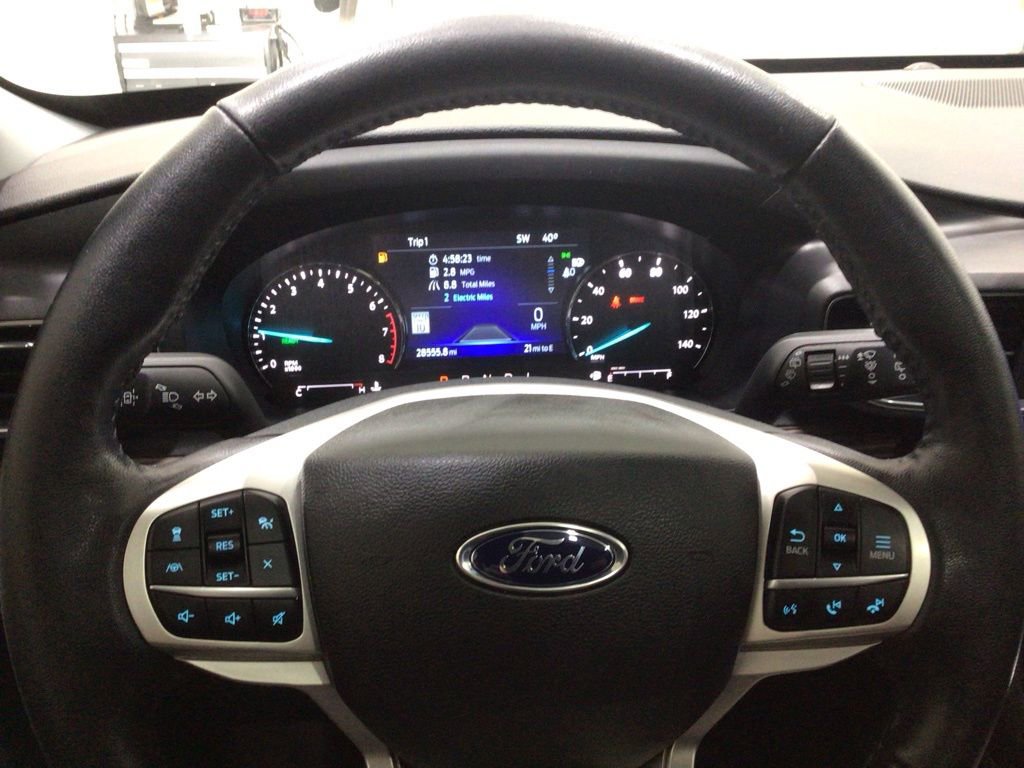 Used 2022 Ford Explorer Limited image 12