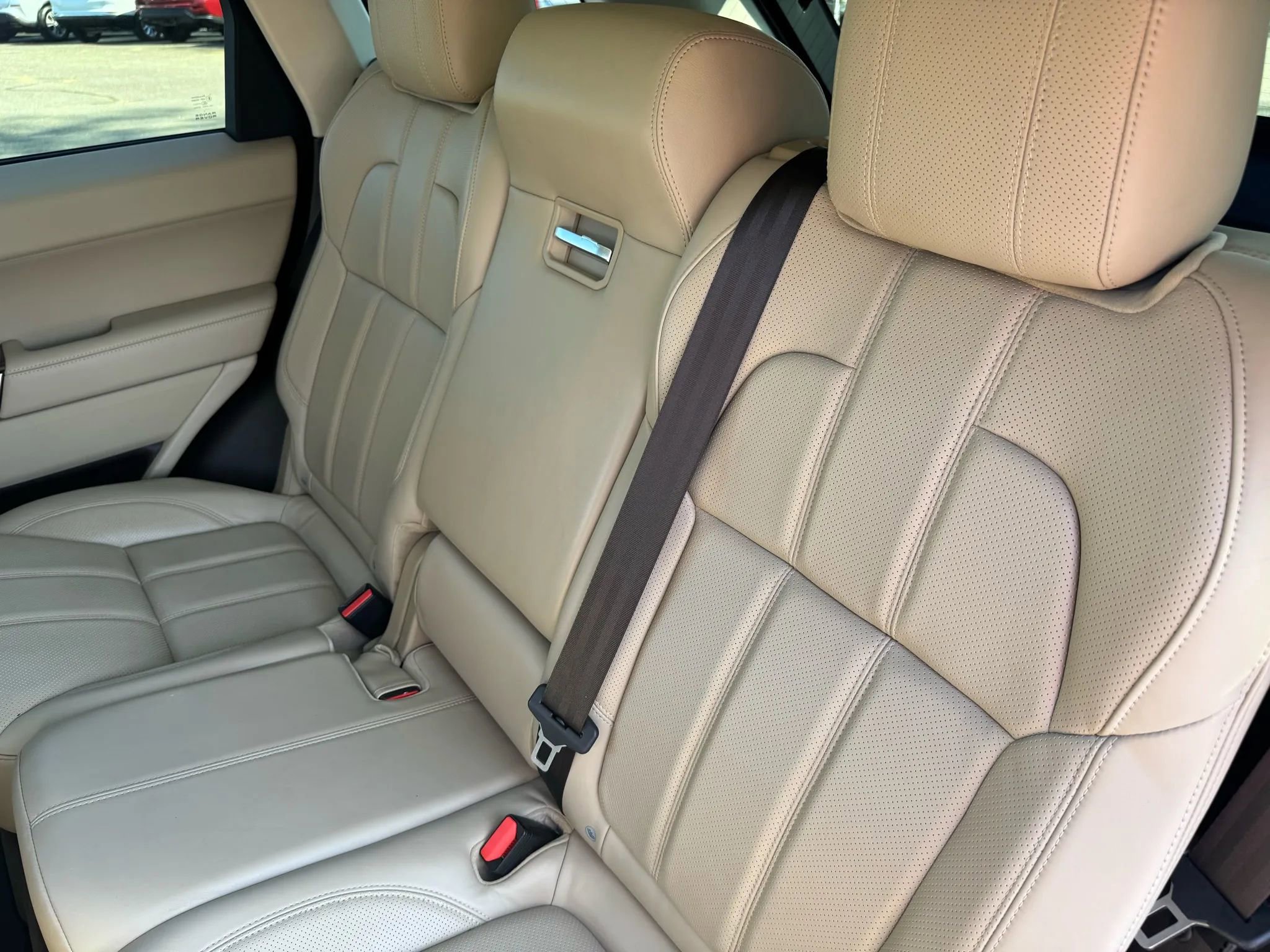 Used 2017 Land Rover Range Rover Sport HSE image 23