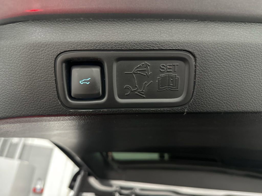 Used 2021 Ford Expedition XLT image 38