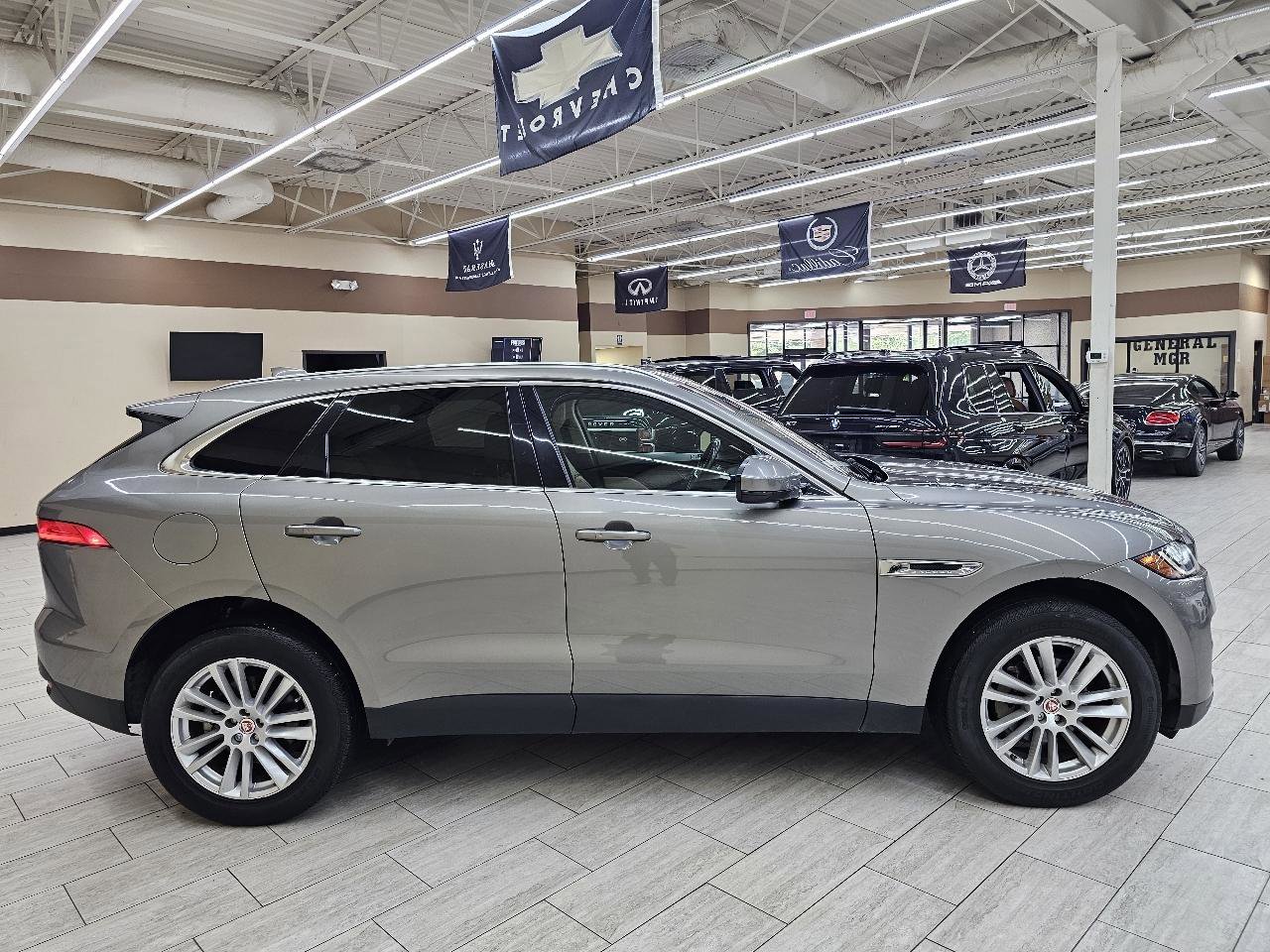 Used 2018 Jaguar F-PACE Prestige AWD/4WD image 5