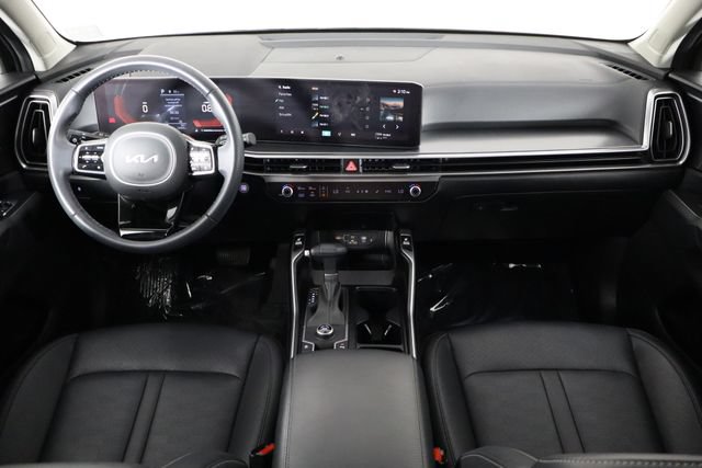 Certified 2025 Kia Sorento S w/ Panoramic Sunroof Package FWD image 13