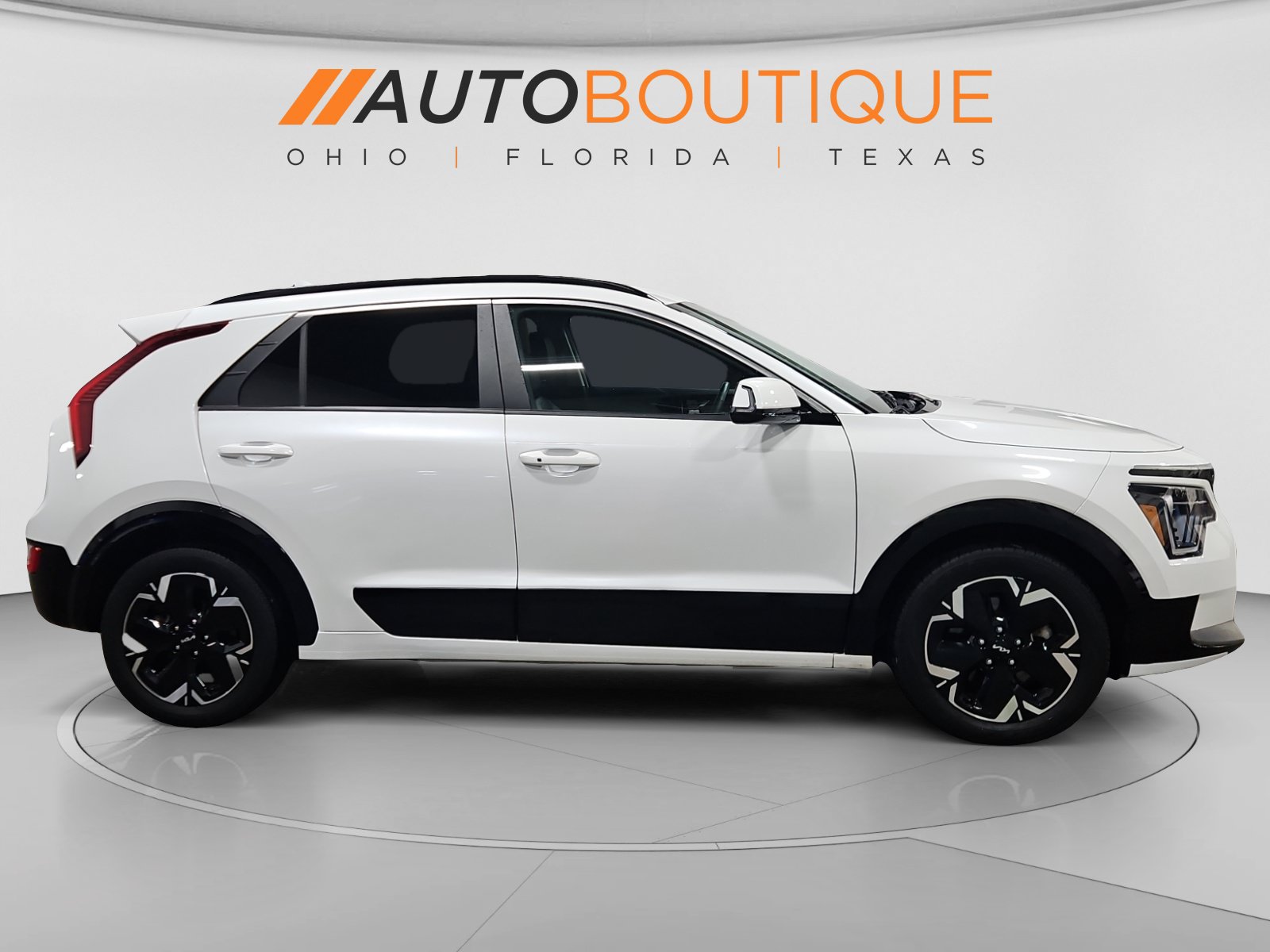 Used 2023 Kia Niro Wind w/ Wind Preserve Package FWD image 6