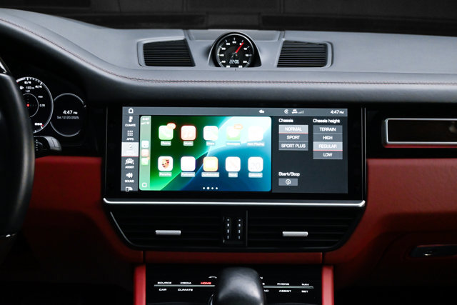 Used 2021 Porsche Cayenne S image 8