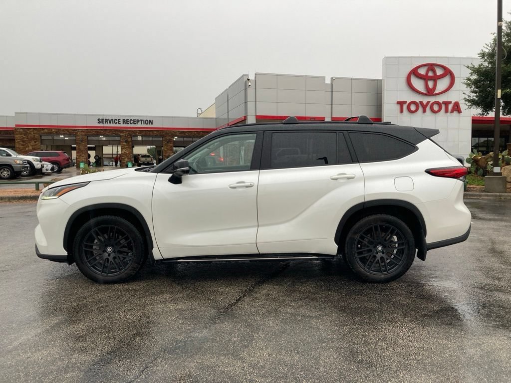 Used 2021 Toyota Highlander Platinum AWD/4WD image 8