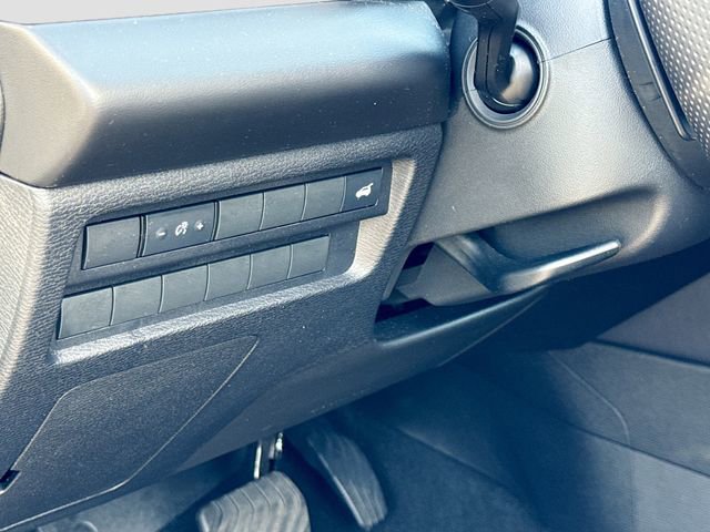 Used 2025 Mitsubishi Outlander SE FWD image 10