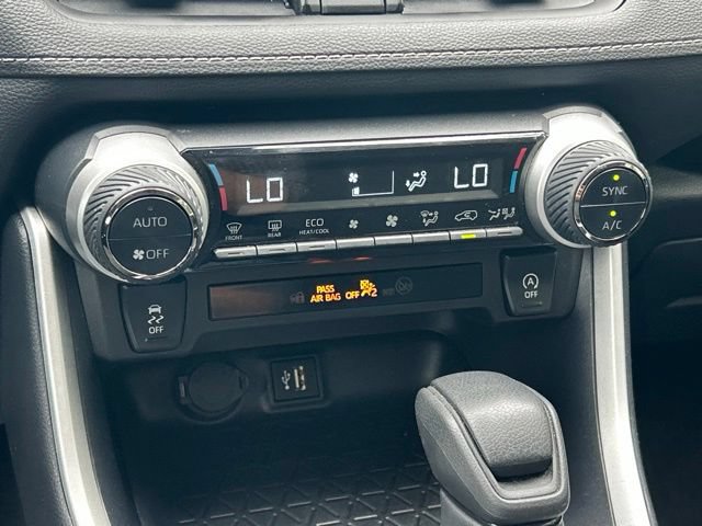 Used 2025 Toyota RAV4 XLE AWD/4WD image 61