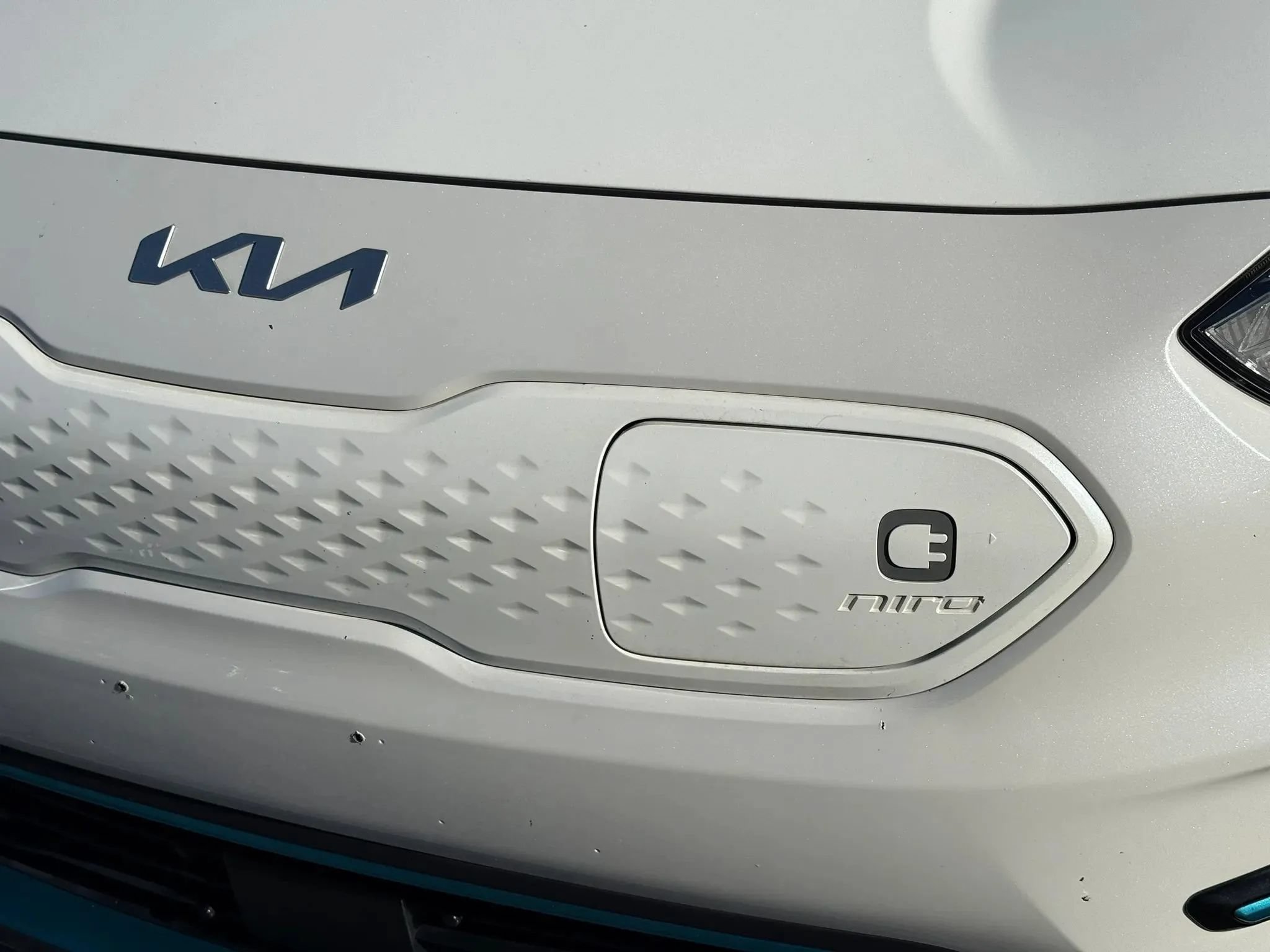 Used 2022 Kia Niro EX w/ Cold Weather Package FWD image 9