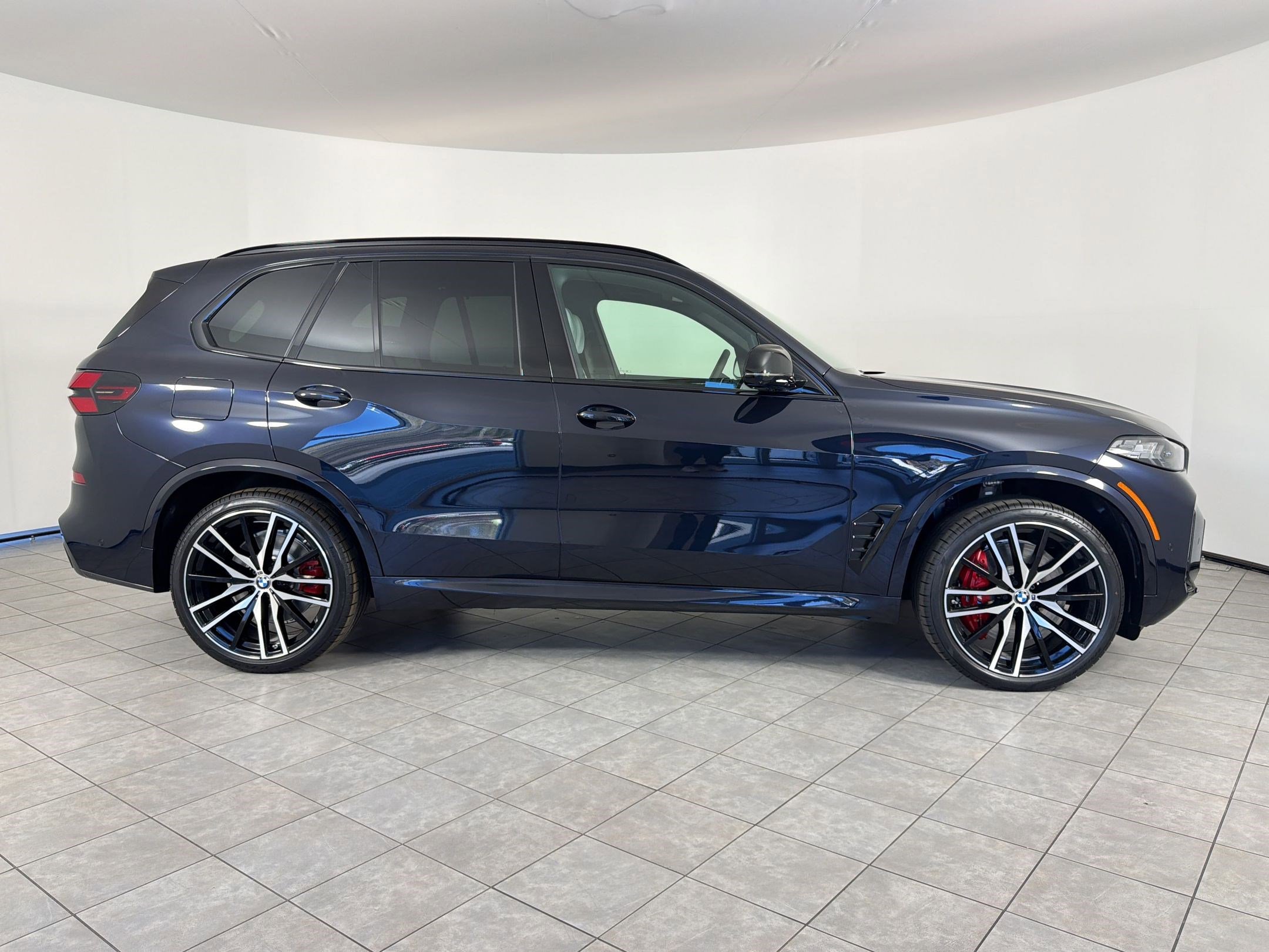 New 2026 BMW X5 M60i AWD/4WD image 8