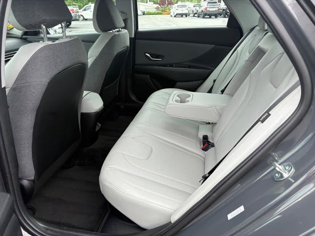 Used 2024 Hyundai Elantra Limited FWD image 10