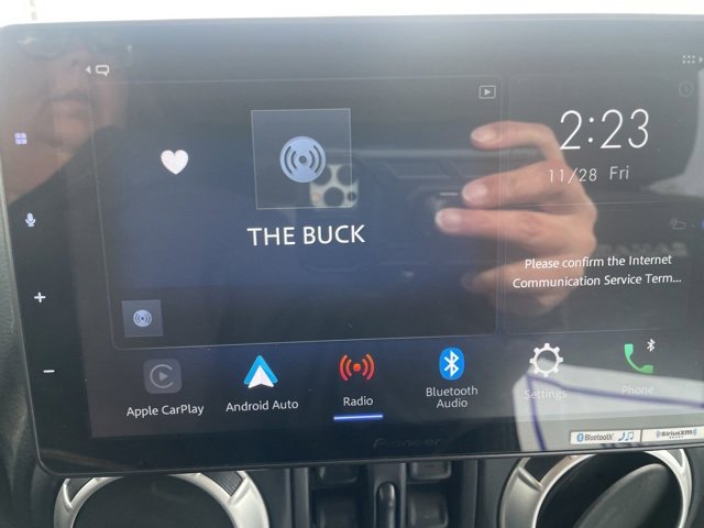 Used 2018 Jeep Wrangler Unlimited Sahara w/ Dual Top Group image 4