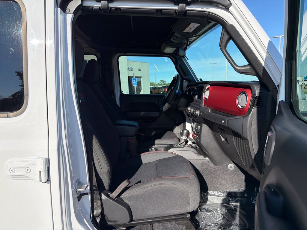 Used 2020 Jeep Gladiator Rubicon w/ Cold Weather Group AWD/4WD image 25
