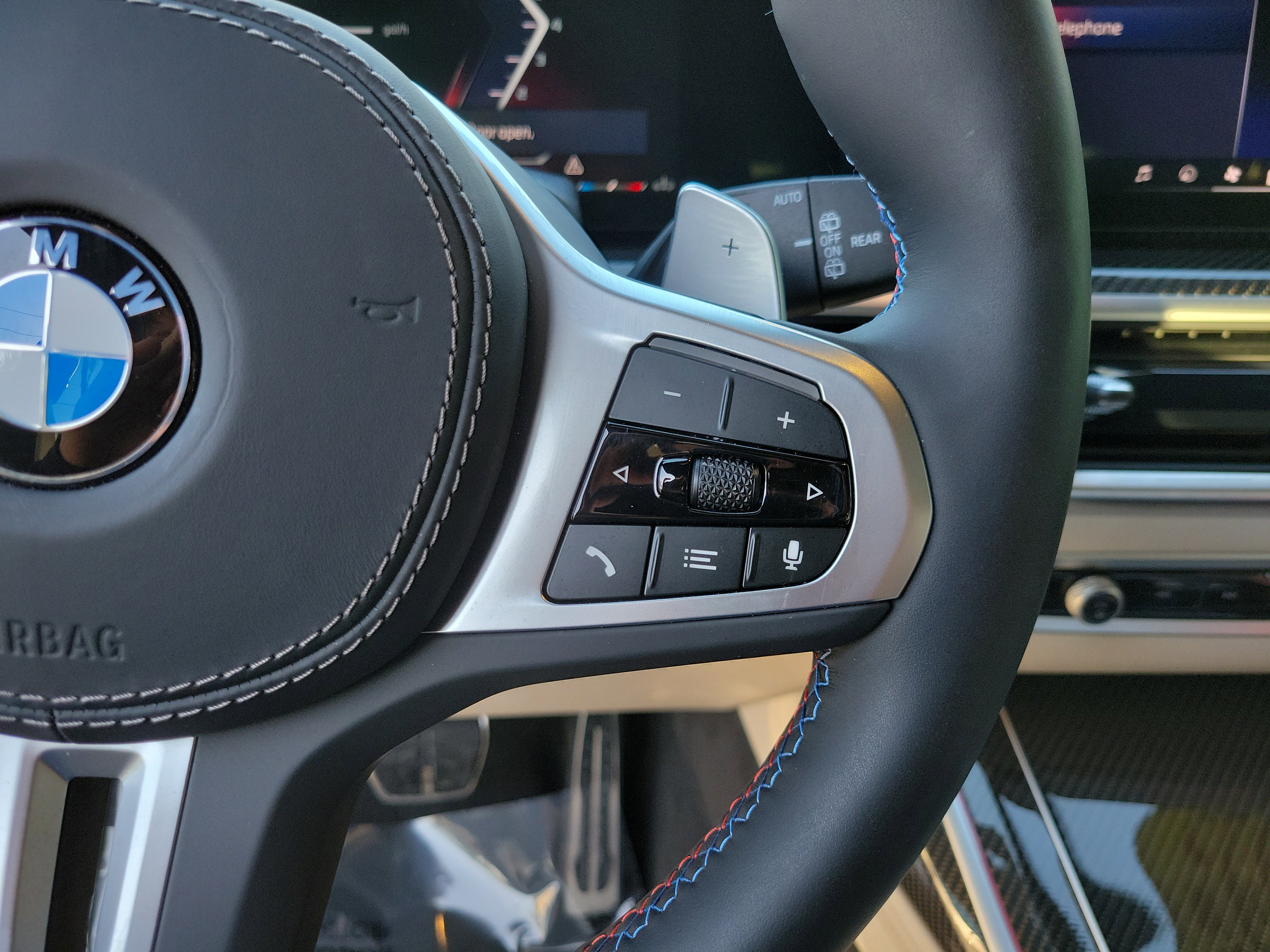 Used 2025 BMW X7 M60i image 31