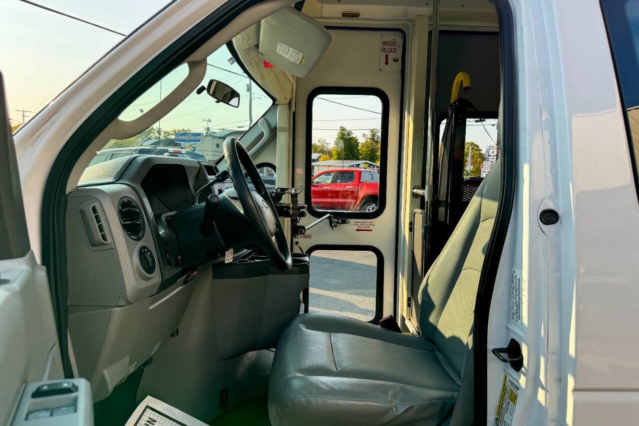 Used 2011 Ford E-350 and Econoline 350 Extended Super Duty w/ PWR Group RWD image 24