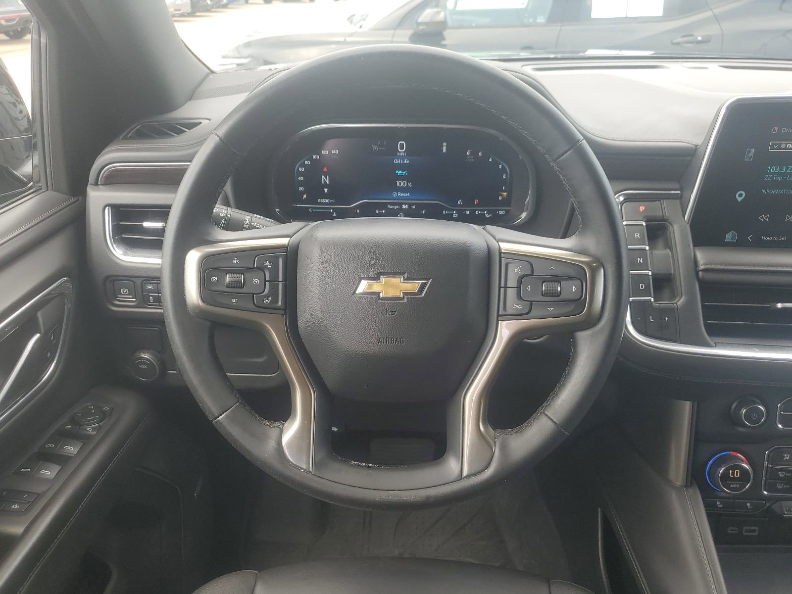 Used 2023 Chevrolet Suburban LT w/ Luxury Package RWD image 11