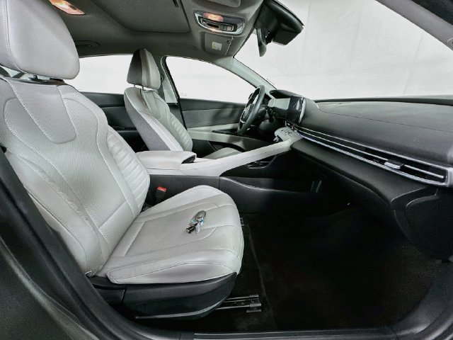 Used 2024 Hyundai Elantra Limited FWD image 29
