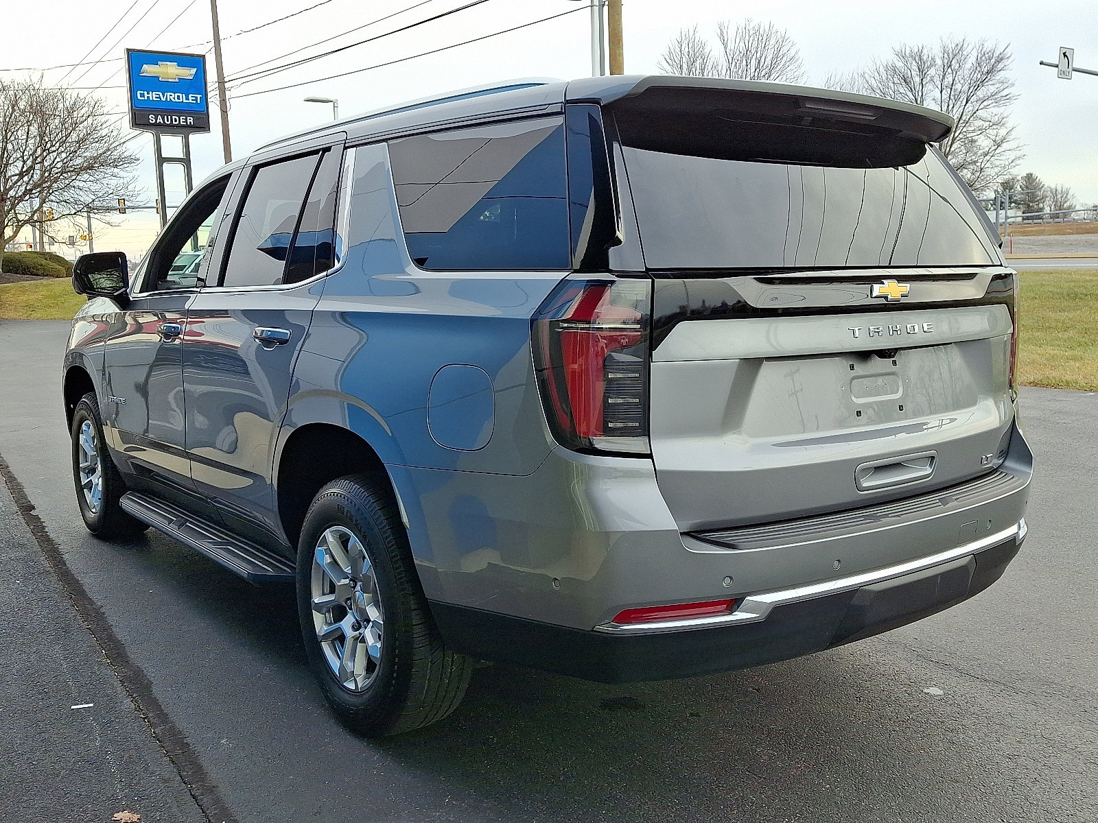 Used 2025 Chevrolet Tahoe LT image 4