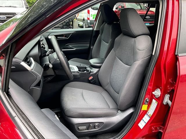 Used 2021 Toyota RAV4 XLE w/ Convenience Package AWD/4WD image 21
