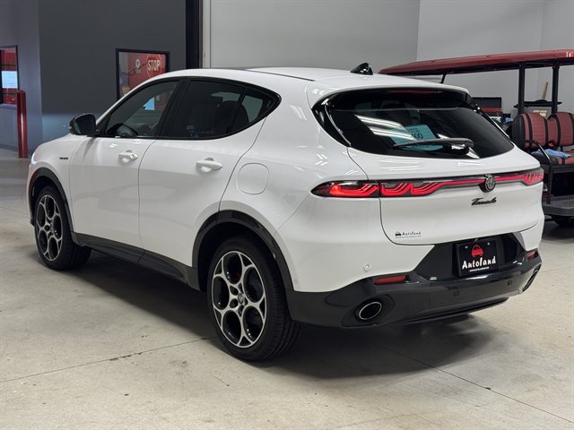Used 2024 Alfa Romeo Tonale Veloce w/ Active Assist Package AWD/4WD image 5