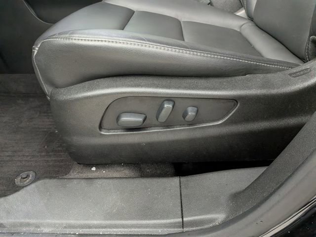 Used 2020 Cadillac XT4 Premium Luxury w/ Cold Weather Package image 18