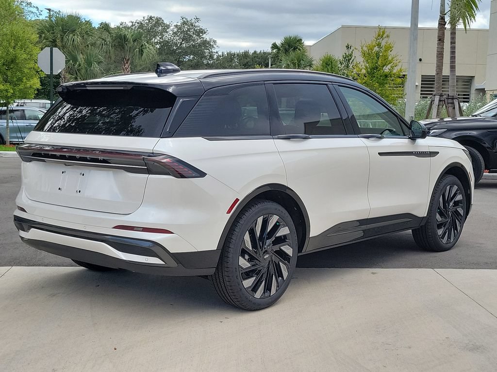 New 2026 Lincoln Nautilus Reserve w/ Jet Appearance Package AWD/4WD image 6