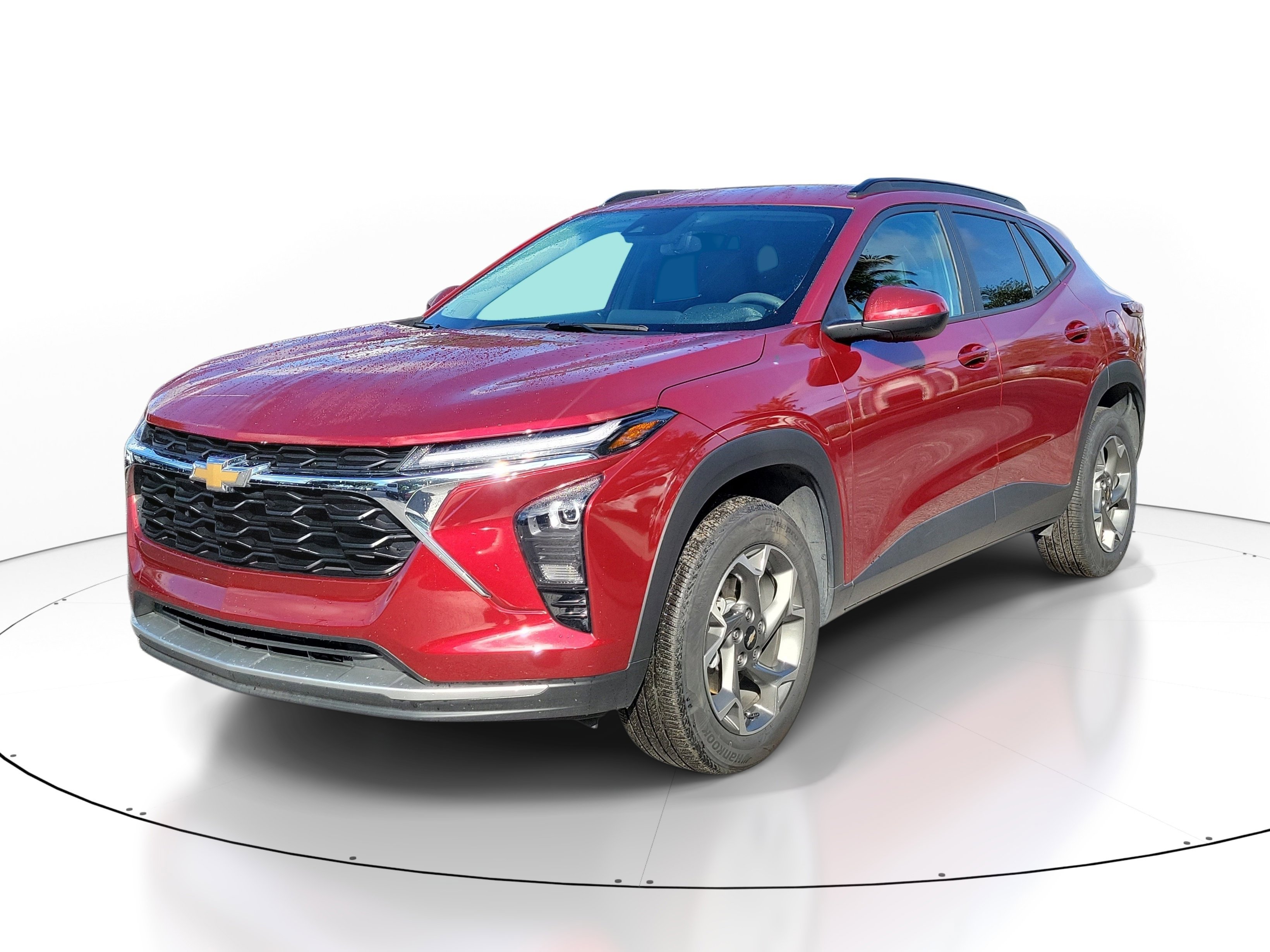 Used 2025 Chevrolet Trax LT FWD image 3