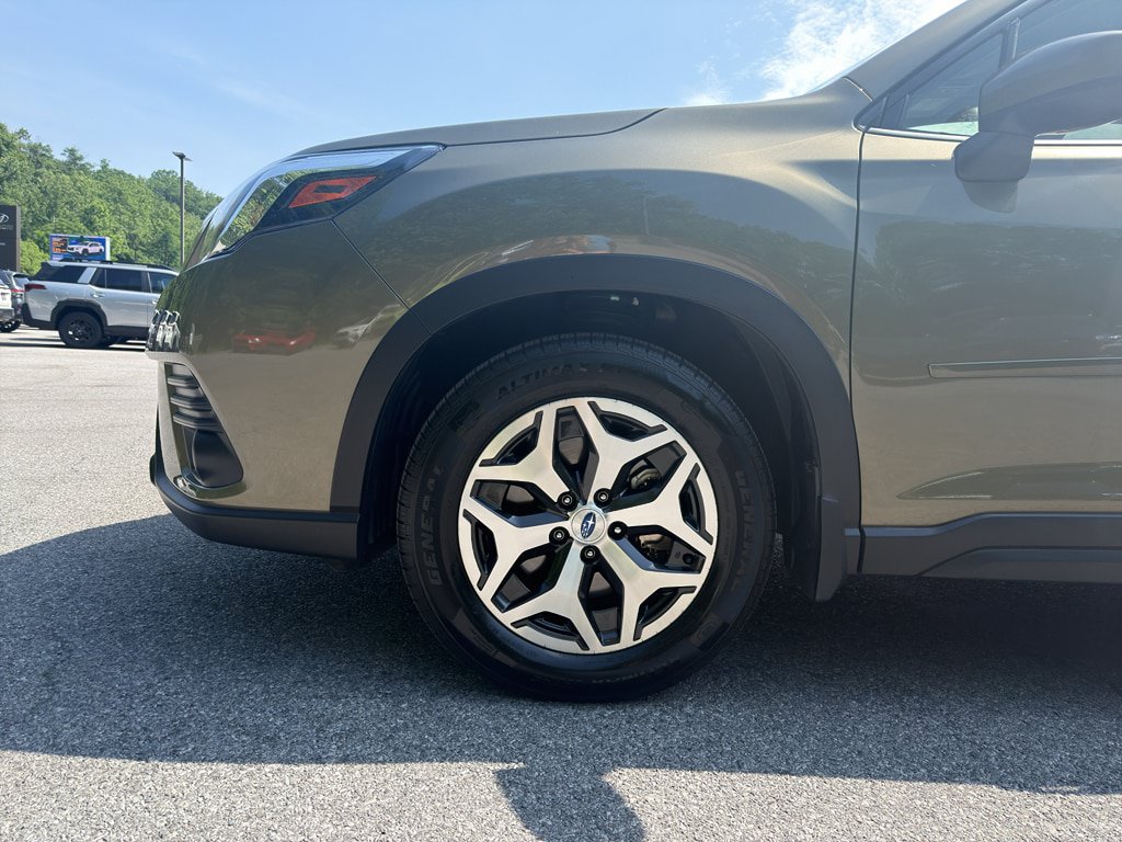 Certified 2024 Subaru Forester Premium AWD/4WD image 9
