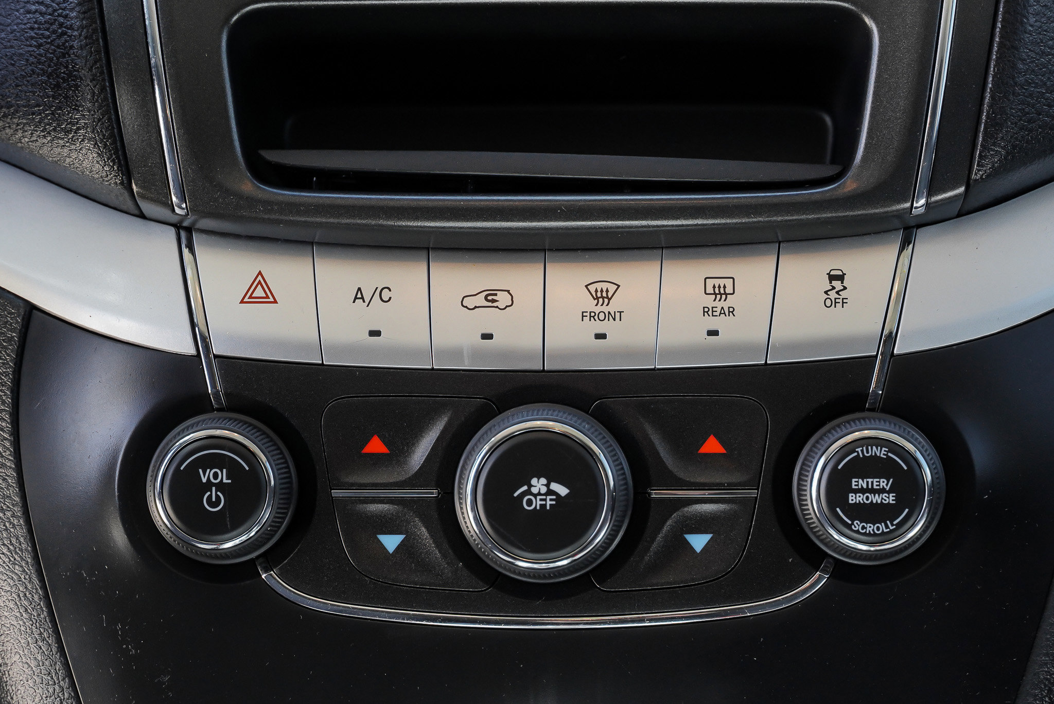 Used 2020 Dodge Journey SE w/ SE Popular Equipment Group image 39