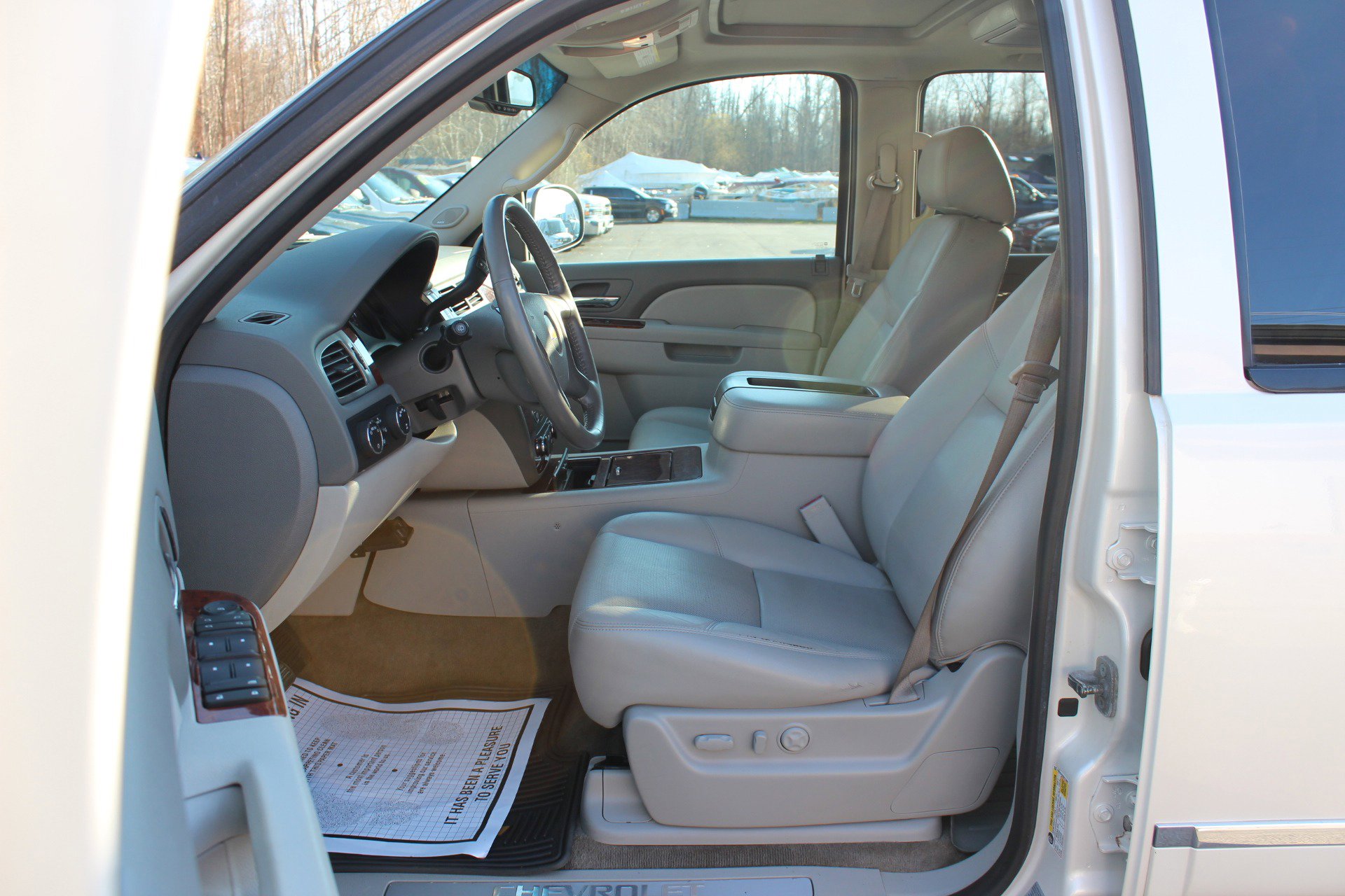 Used 2013 Chevrolet Tahoe LTZ image 16