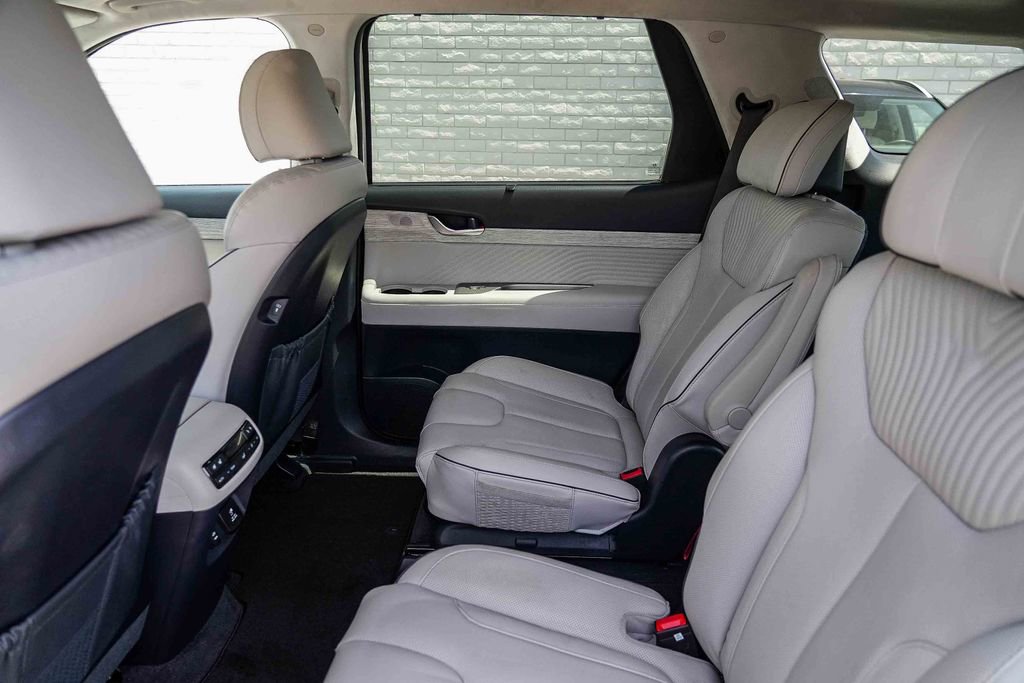Used 2025 Hyundai Palisade Calligraphy FWD image 19