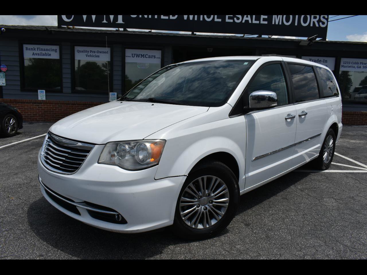 Used 2014 Chrysler Town & Country Touring-L w/ Driver Convenience Group