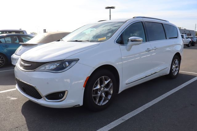 Used 2019 Chrysler Pacifica Limited w/ Advanced Safetytec Group image 4