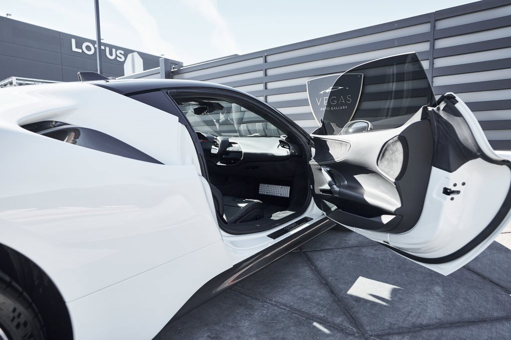 Used 2023 Ferrari SF90 Stradale image 33