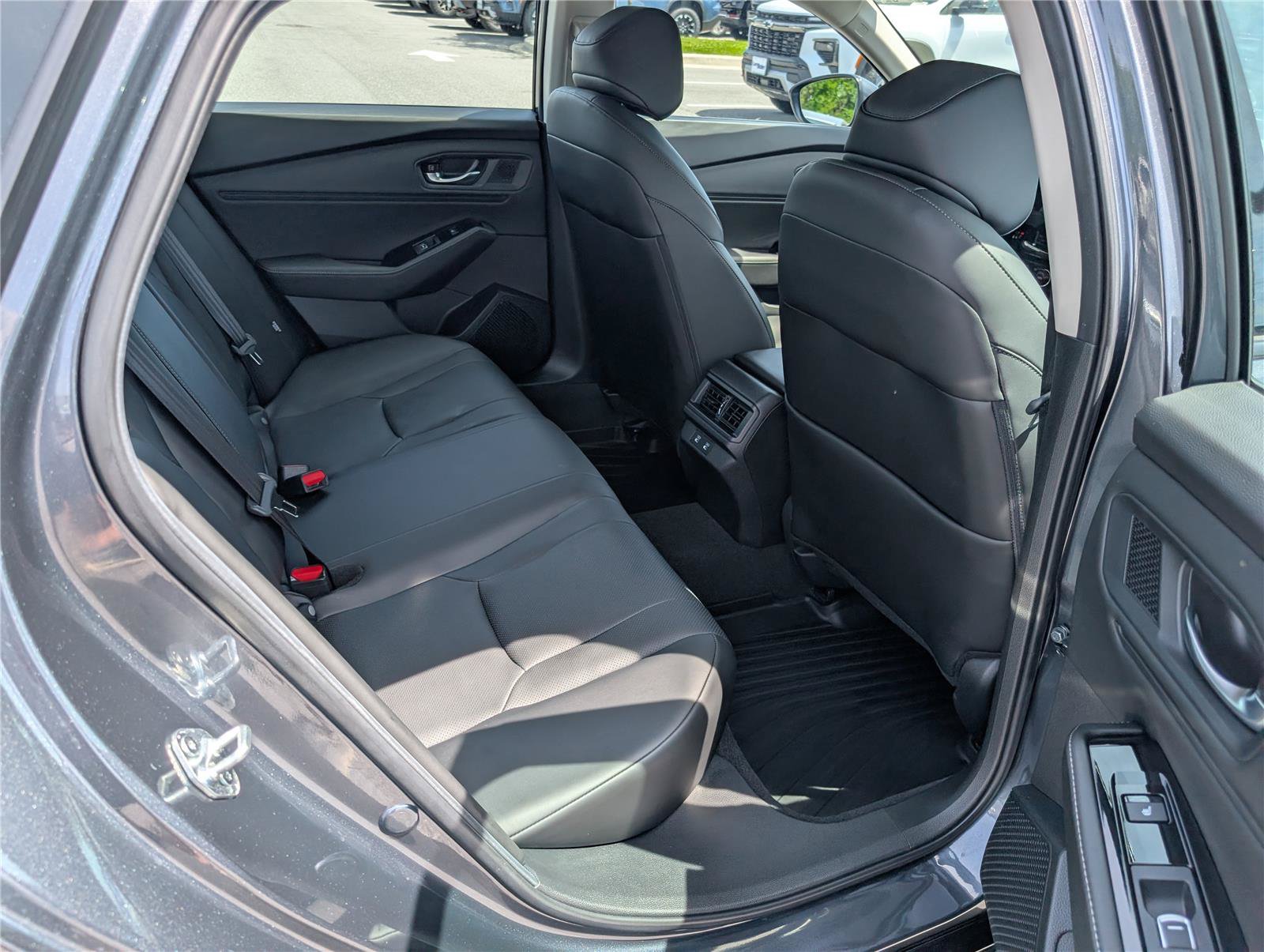 Used 2024 Honda Accord Touring image 11