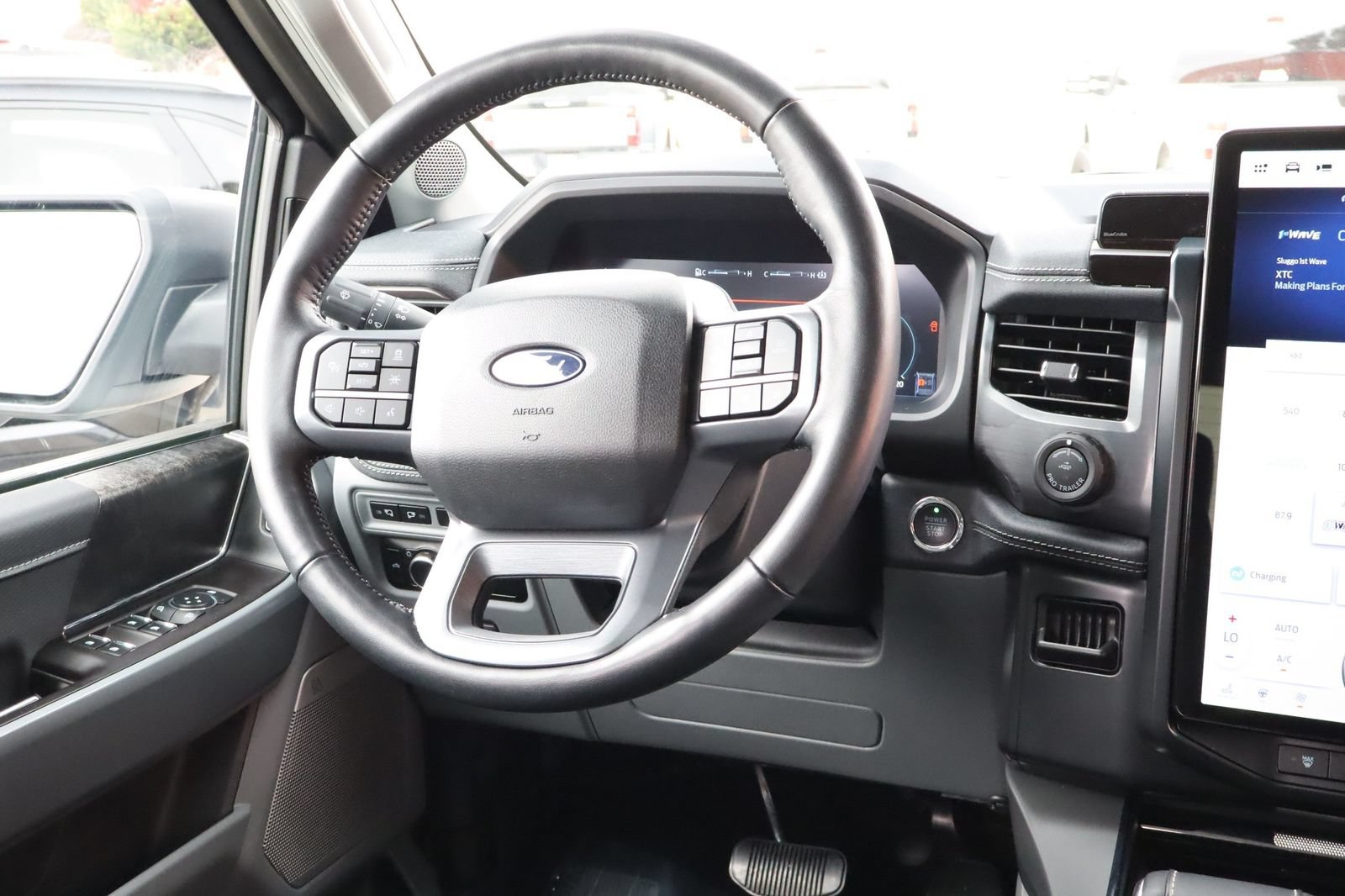 Used 2024 Ford F150 Lightning Flash AWD/4WD image 30