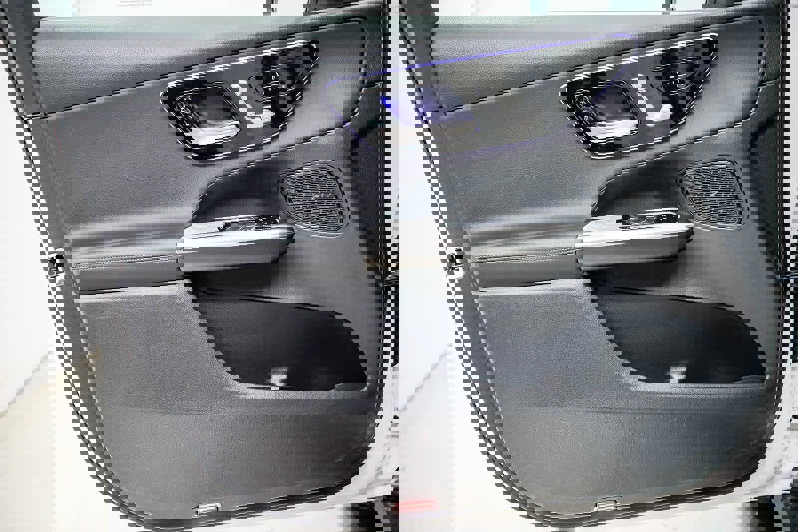 Used 2025 Mercedes-Benz GLC 300 image 18