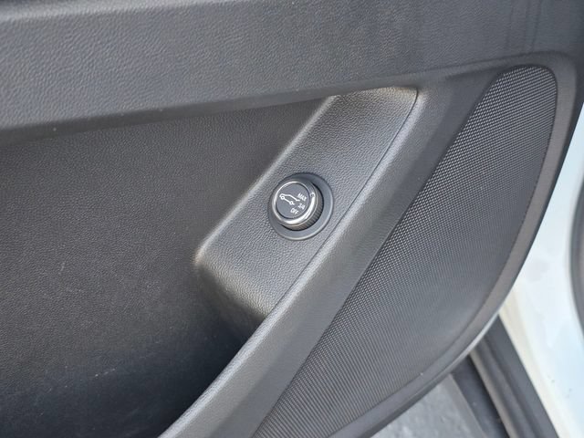 Used 2023 Chevrolet Traverse LT FWD image 12