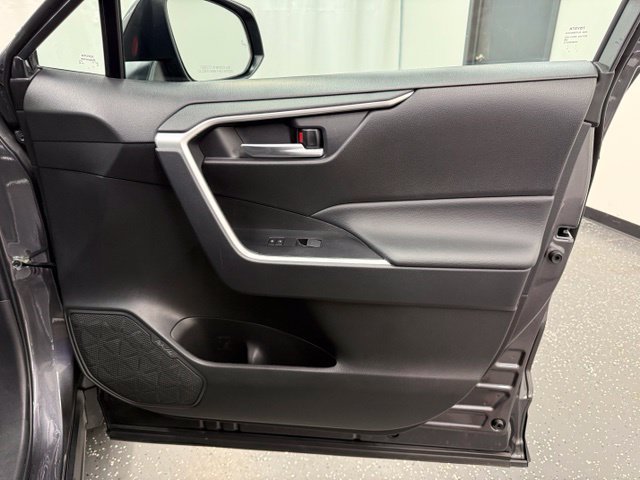 Certified 2025 Toyota RAV4 XLE AWD/4WD image 8