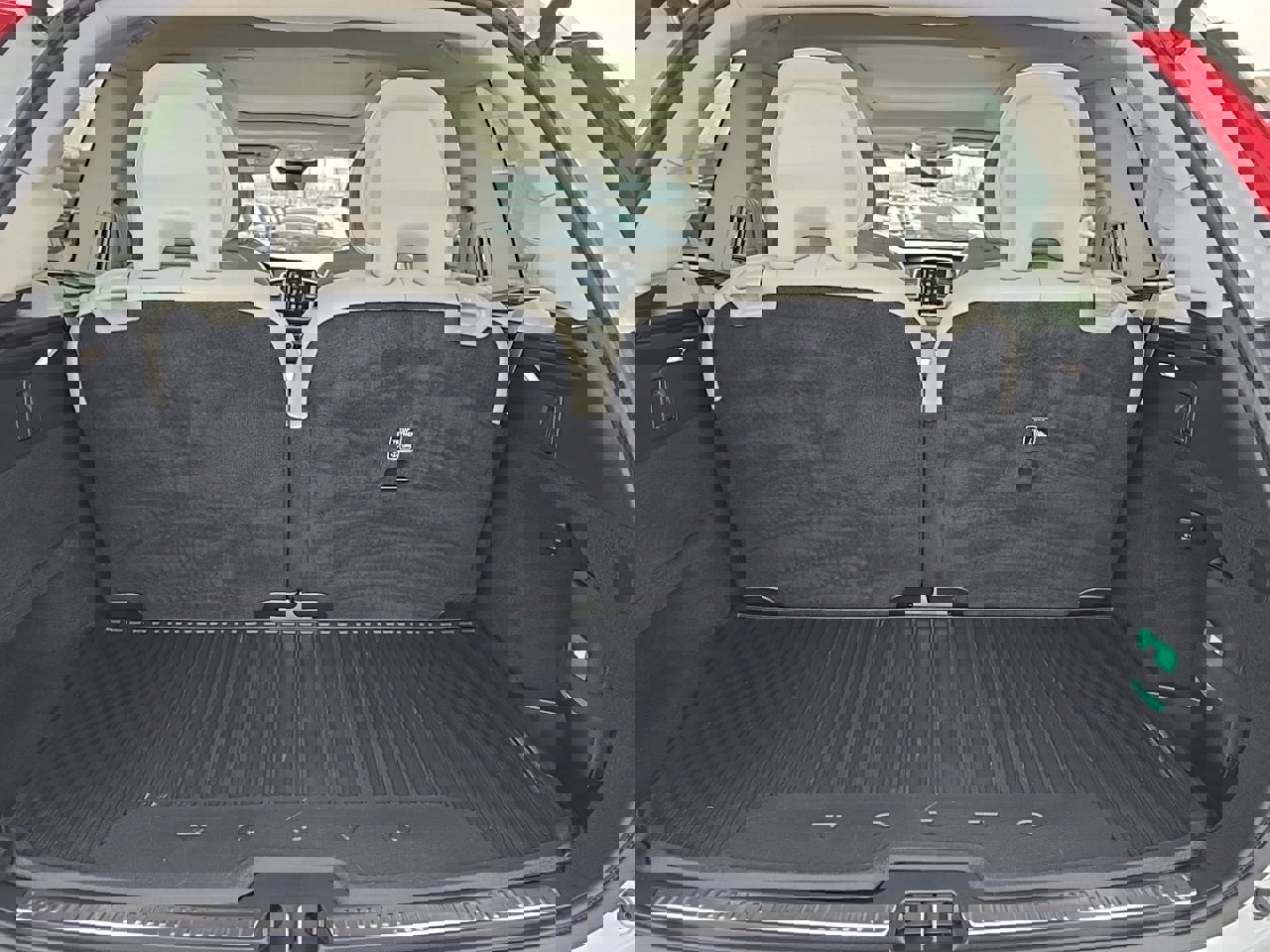 Used 2025 Volvo XC90 B6 Ultra w/ Protection Package Premier image 35