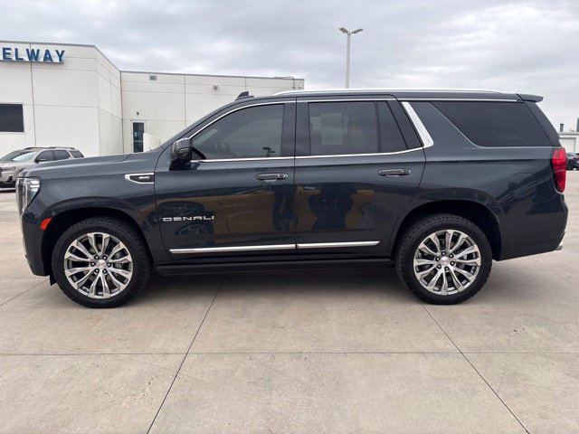 Used 2022 GMC Yukon Denali w/ Denali Premium Package AWD/4WD image 11
