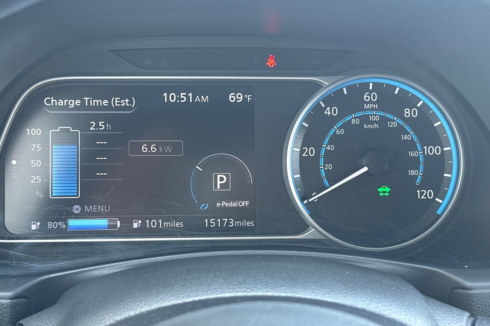 Certified 2025 Nissan Leaf S FWD image 29