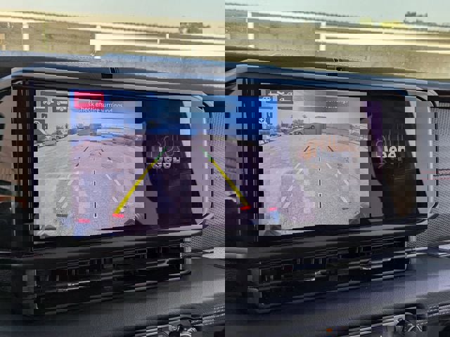 Used 2024 Jeep Gladiator Rubicon w/ Technology Group image 20