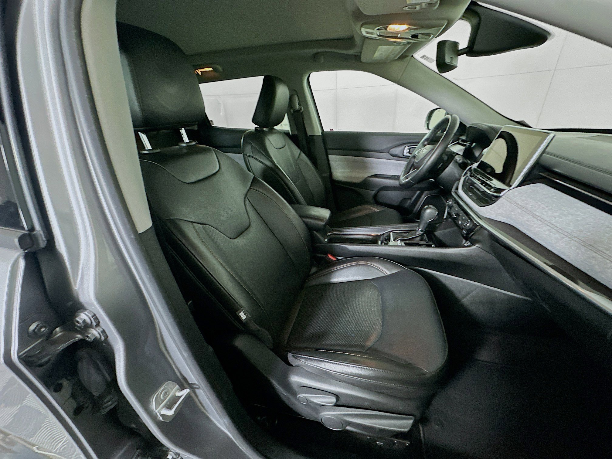 Used 2022 Jeep Compass Latitude w/ Sun and Sound Group image 29