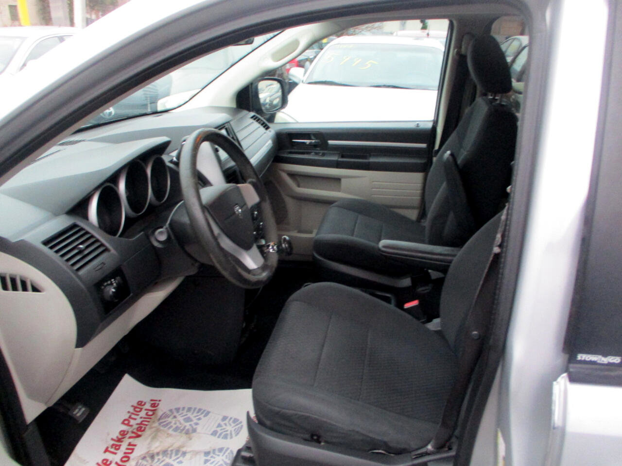 Used 2010 Dodge Grand Caravan SE image 10